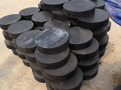 新郑市板式橡胶支座由若干层橡胶片与薄钢板经加压硫化